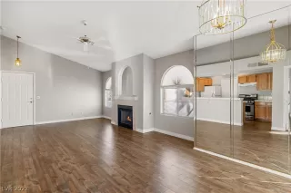 Photo #5: 2360721 Listing 