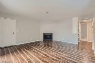 Photo #3: 2360765 Listing