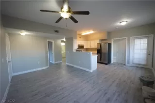 Photo #5: 2360803 Listing