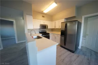 Photo #6: 2360803 Listing