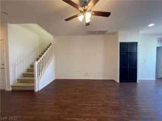 Photo #5: 2360836 Listing 