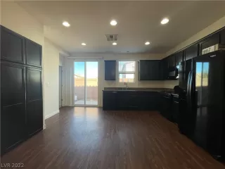 Photo #6: 2360836 Listing 