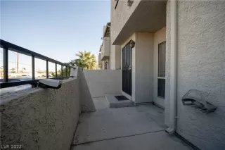 Photo #5: 2360847 Listing 