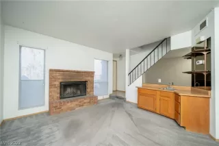 Photo #6: 2360847 Listing 