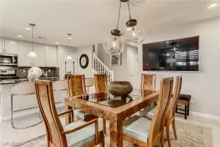 Photo #6: 2360849 Listing 