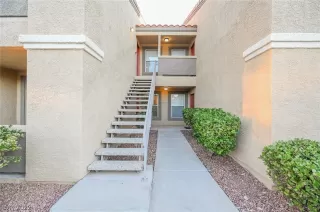 Photo #3: 2360880 Listing