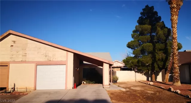 MLS: 2360888 Condo For Sale