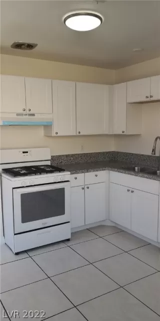 Photo #2: 2360888 Listing