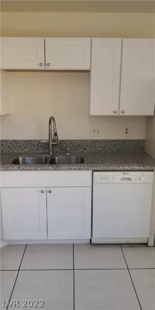 Photo #4: 2360888 Listing