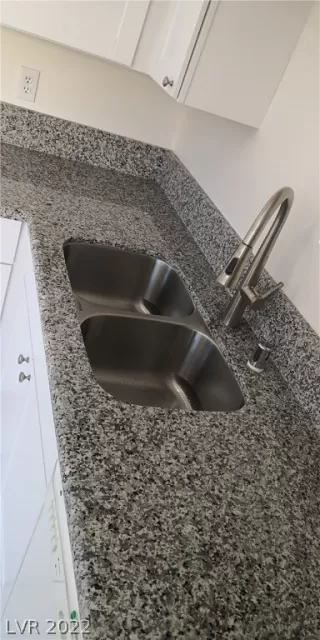 Photo #5: 2360888 Listing