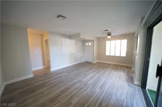 Photo #4: 2360930 Listing 