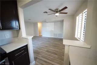 Photo #5: 2360930 Listing 