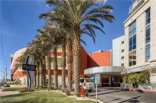 Photo #3: 2360959 Listing