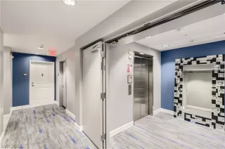 Photo #4: 2360959 Listing