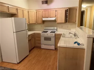 Photo #2: 2360966 Listing 