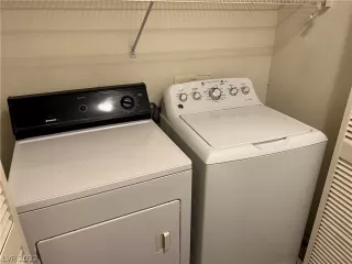 Photo #4: 2360966 Listing 