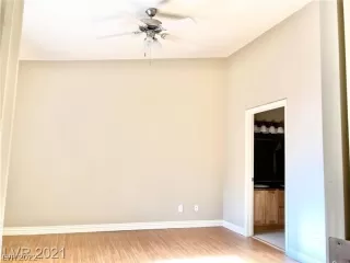 Photo #3: 2360987 Listing