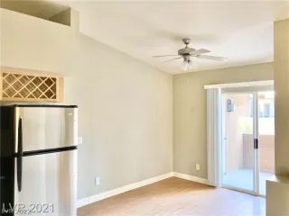 Photo #5: 2360987 Listing