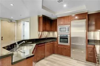 Photo #3: 2361003 Listing