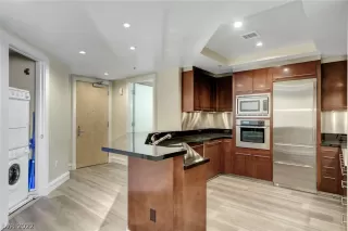 Photo #4: 2361003 Listing