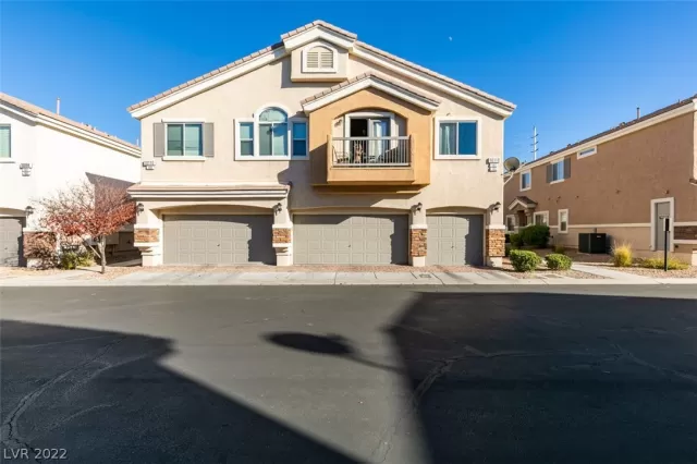 MLS: 2361010 Condo For Sale