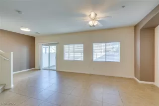 Photo #4: 2361010 Listing