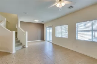 Photo #5: 2361010 Listing