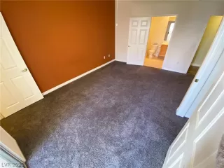 Photo #3: 2361032 Listing 