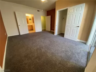 Photo #4: 2361032 Listing 