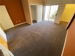 Photo #5: 2361032 Listing 