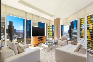 Photo #4: 2361033 Listing 