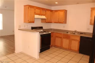 Photo #3: 2361046 Listing 