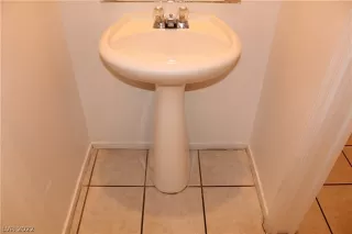 Photo #6: 2361046 Listing 