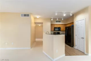 Photo #4: 2361054 Listing