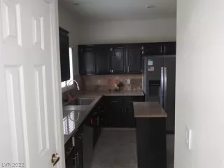 Photo #4: 2361074 Listing