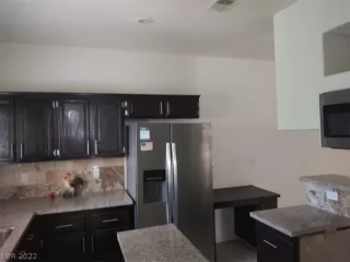 Photo #5: 2361074 Listing