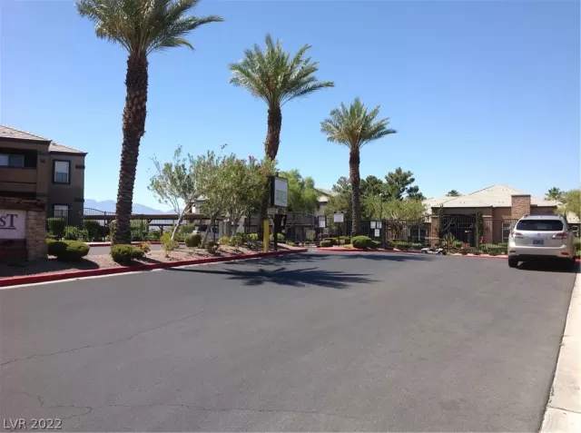 MLS: 2361102 Condo For Sale