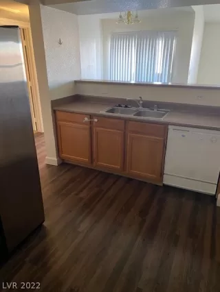 Photo #6: 2361102 Listing 