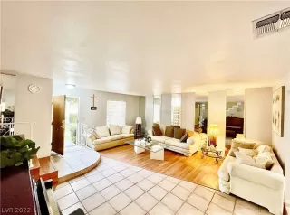 Photo #3: 2361129 Listing 