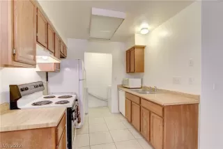 Photo #4: 2361131 Listing 