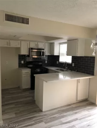 Photo #1: 2361138 Listing 