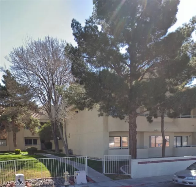 MLS: 2361142 Condo For Sale