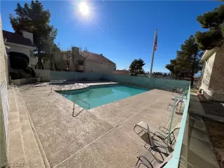 Photo #4: 2361142 Listing 