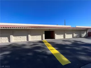 Photo #5: 2361142 Listing 