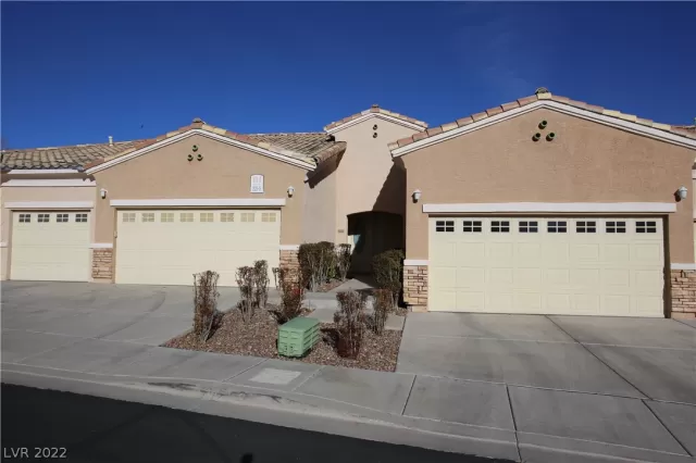 MLS: 2361163 Condo For Sale