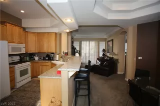 Photo #5: 2361163 Listing