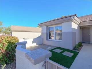 Photo #3: 2361176 Listing