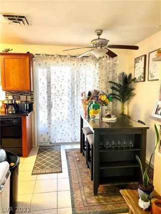 Photo #3: 2361181 Listing 