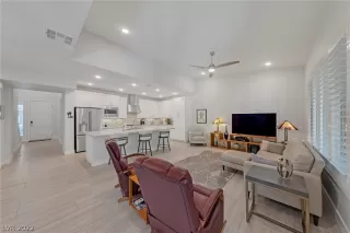 Photo #5: 2361239 Listing 