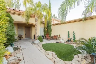 Photo #5: 2361247 Listing 